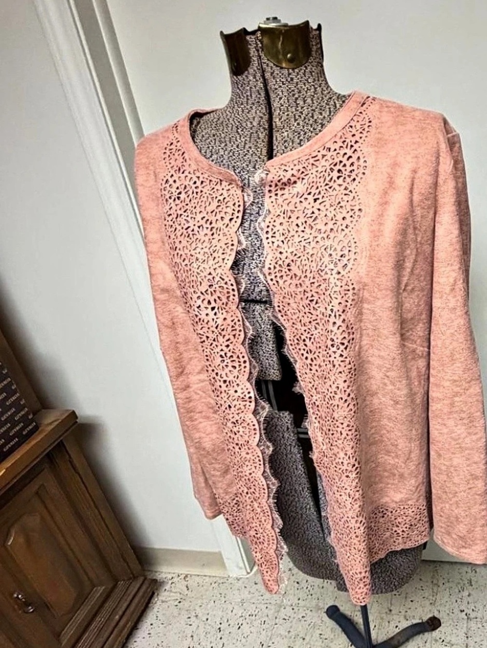 Chico's Pink Scalloped Lace Front Jacket Size 2 Like New